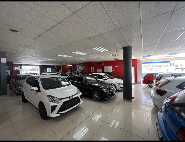 921M² SHOWROOM FOR SALE IN PAROW CENTRAL